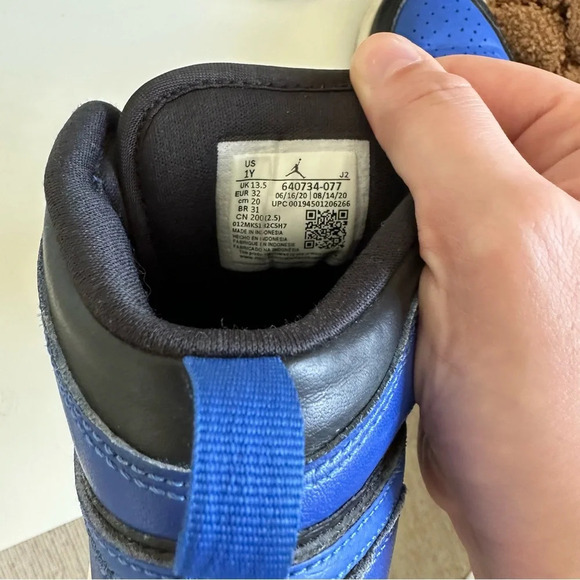 Jordan 1 Mid Hyper Royal Kids size 1 - Picture 6 of 6